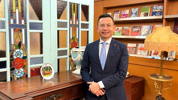 �Ұʨƥ�k�I�椭�g�~�G�q��ȮרҬݳҸ�ɪ����ƸѻP���(�v���u�W��)