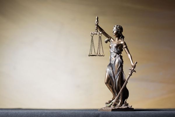 從金管會裁罰案例談台灣銀行業法令遵循制度