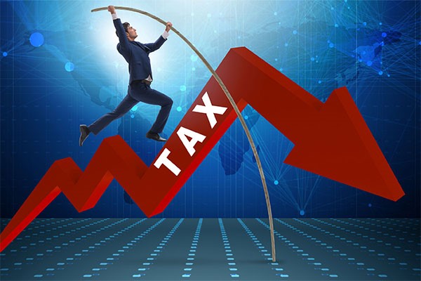 營業稅函令釋示：未依限申報營業稅加徵滯報金與加徵滯納金起算日之釋例